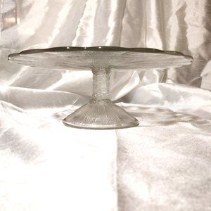 Cora cake stand
